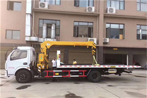 沙河口附近汽车轮胎更换